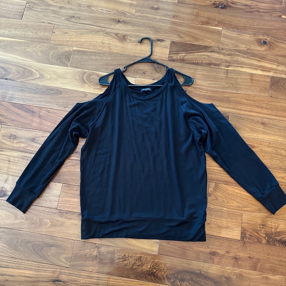 NWOT black cold shoulder top